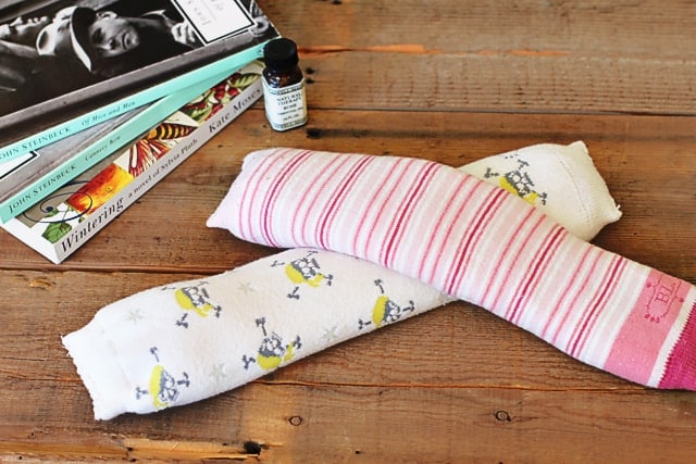 22 Nifty DIYs to Reuse Old Clothing - Mindful of the Home